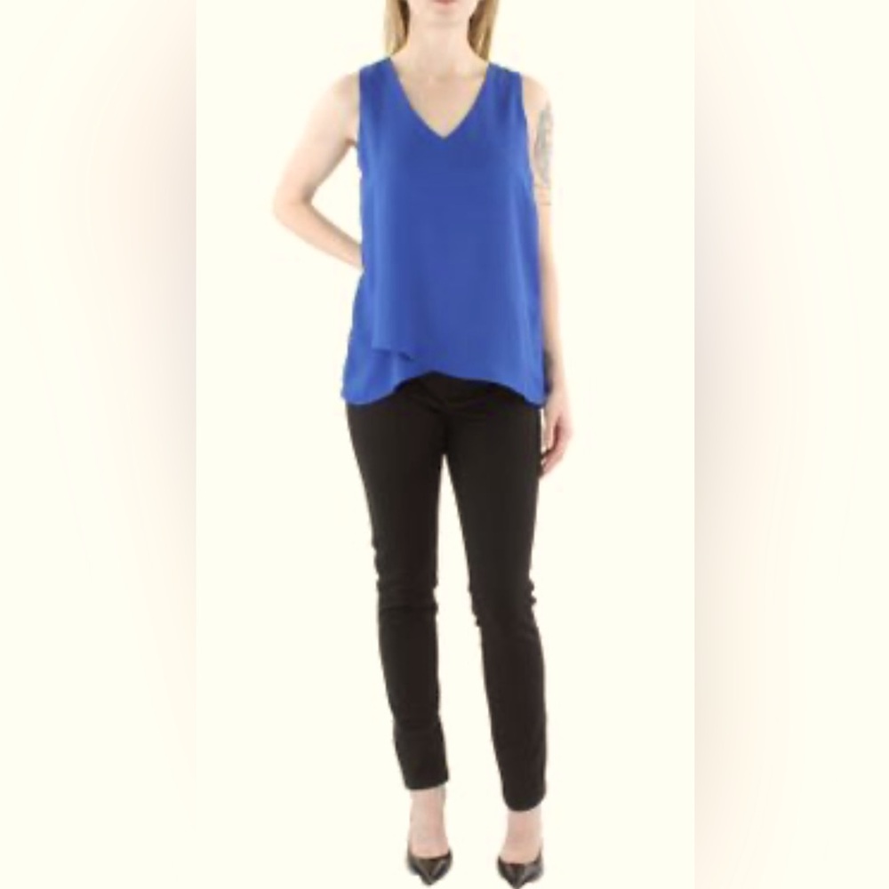 NWT [Vince Camuto] Tiered High Low V-Neck Blouse Twilight Blue Women's Size XXS - Picture 2 of 11